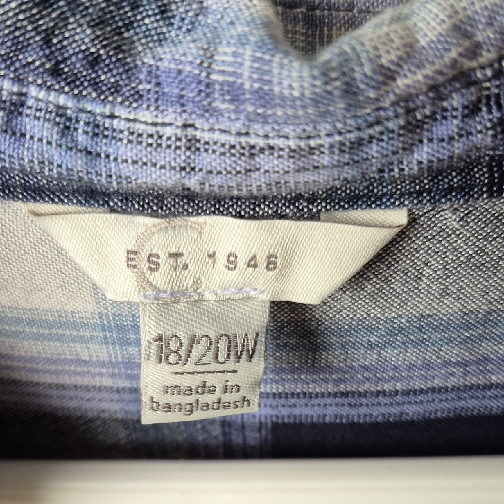 Plaid Button-Up Women's Top - Picture 3 of 3
